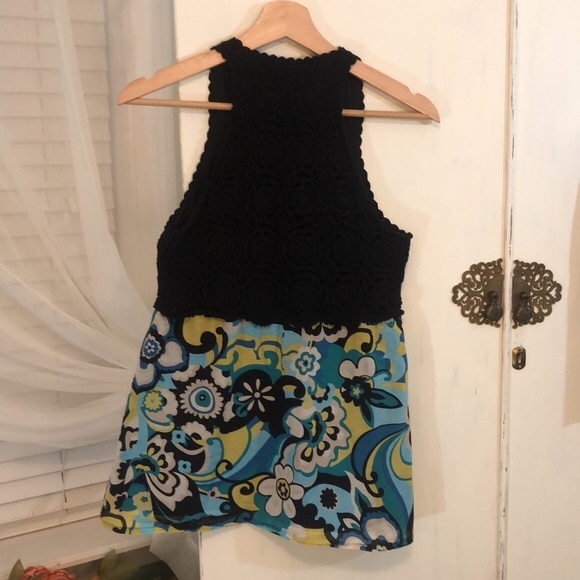 Crocheted Racerback Paisley Print Tank - Picture 6 of 12